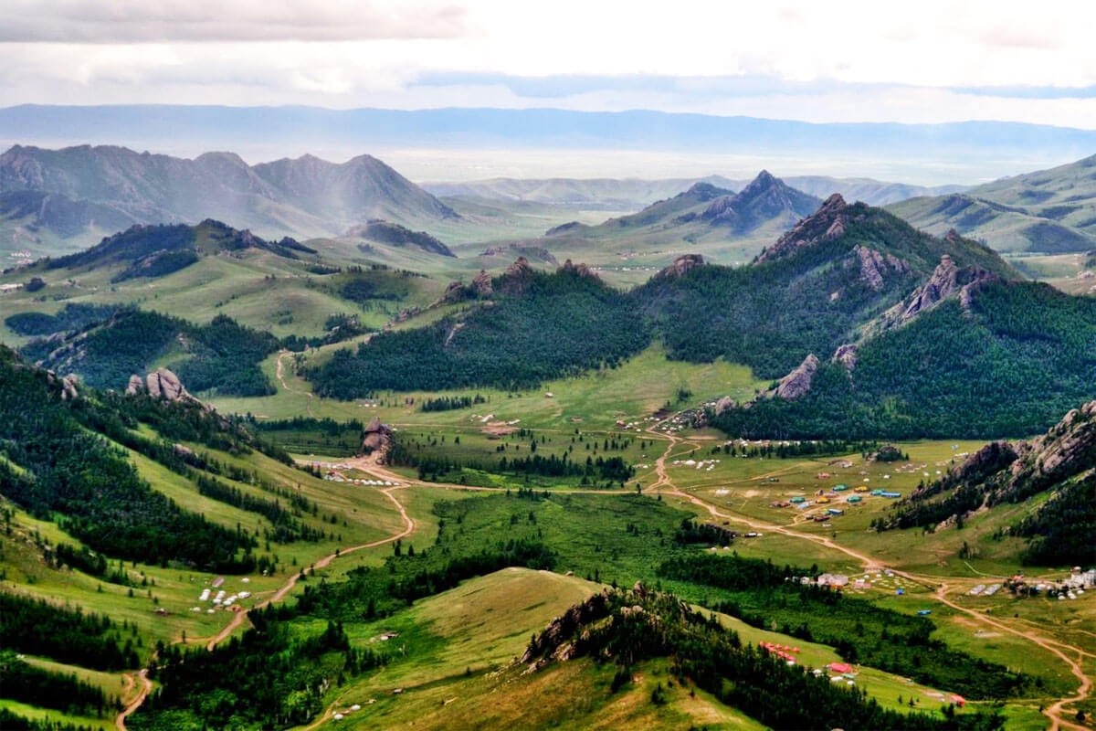 trai-nghiem-di-bo-duong-dai-quanh-cong-vien-terelj.jpg