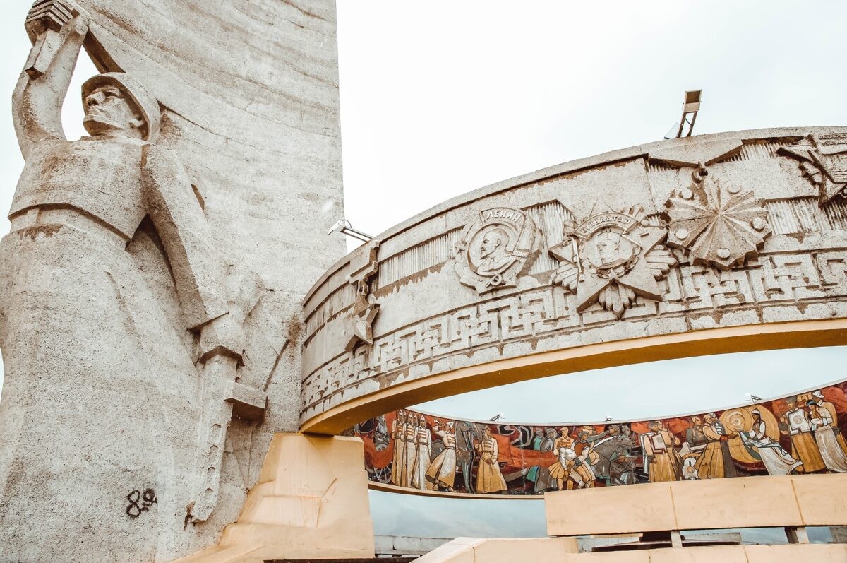 soviet-monument-ulaanbaatar-1698743026.jpg