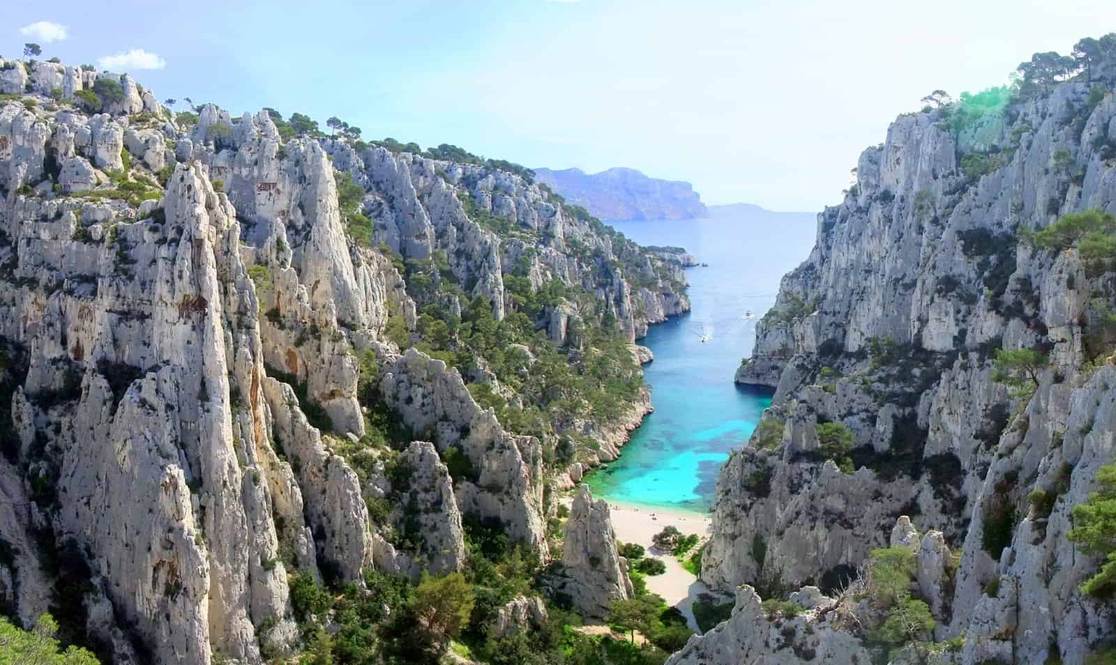 nui-calanque-du-lich-chau-au-1701523398.jpg