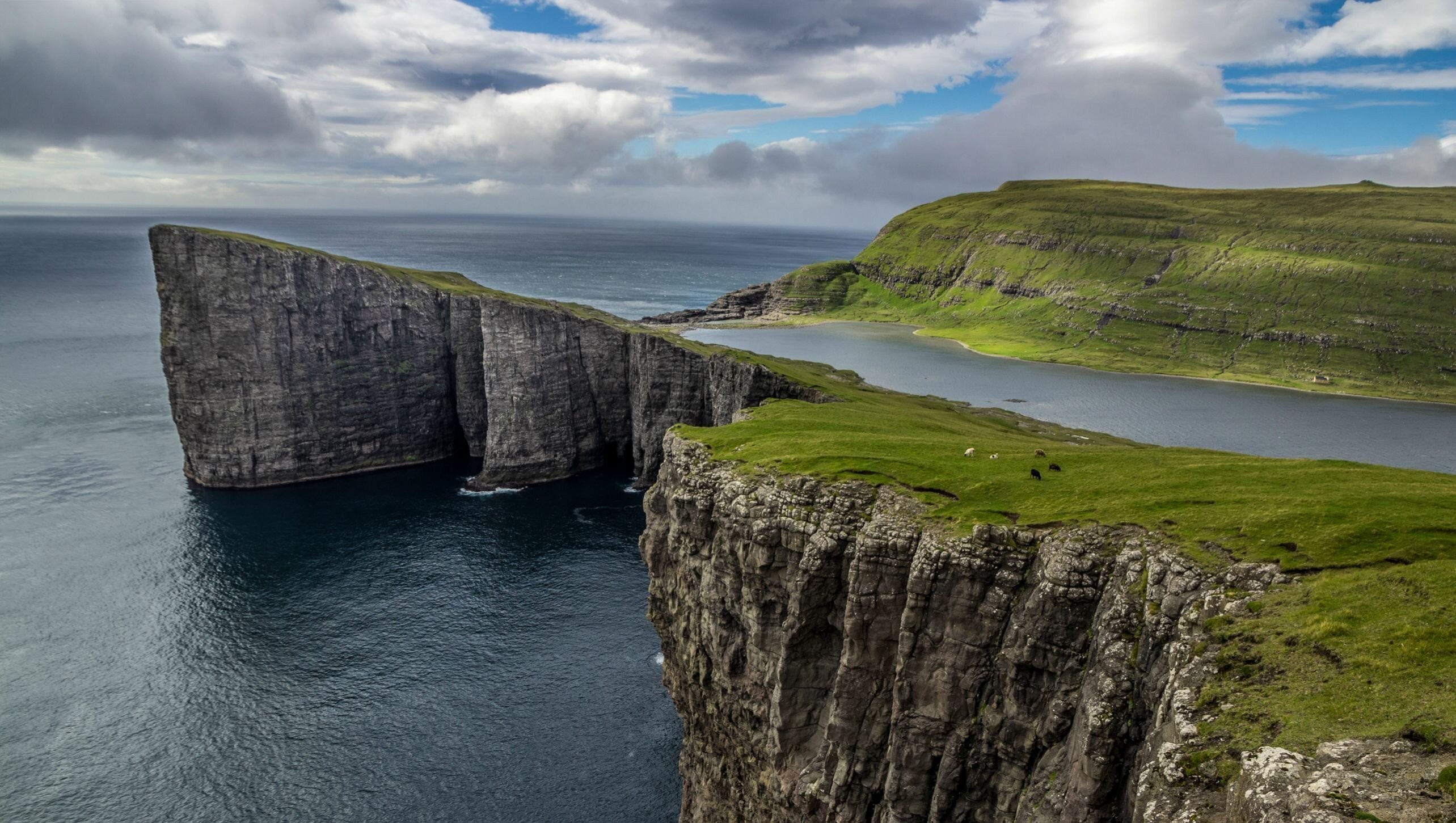 Quan-dao-Faroe-Bi-mat-cua-Bac-Au-Premier-tour