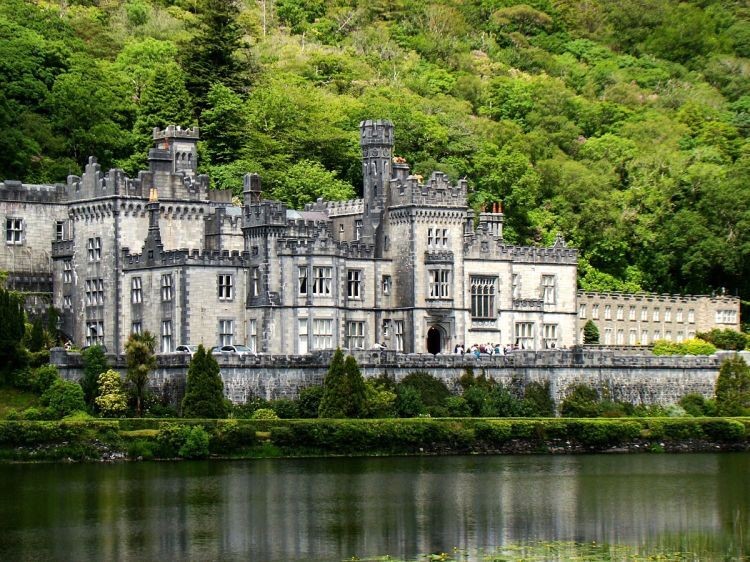 kylemore-abbey-du-lich-chau-au-1702365752.jpg