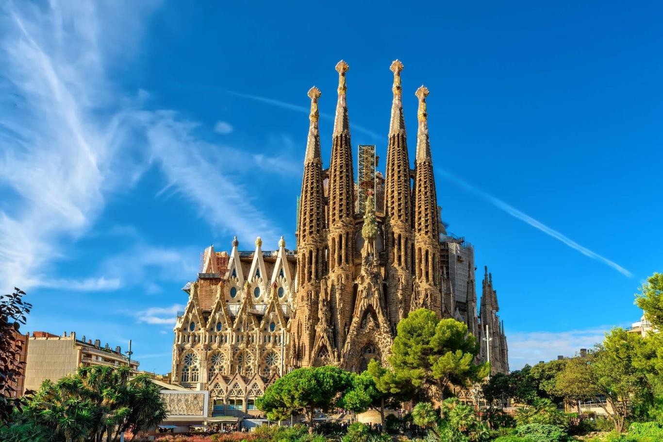nha-tho-la-sagrada-familia-du-lich-chau-au-1702365752.jpg