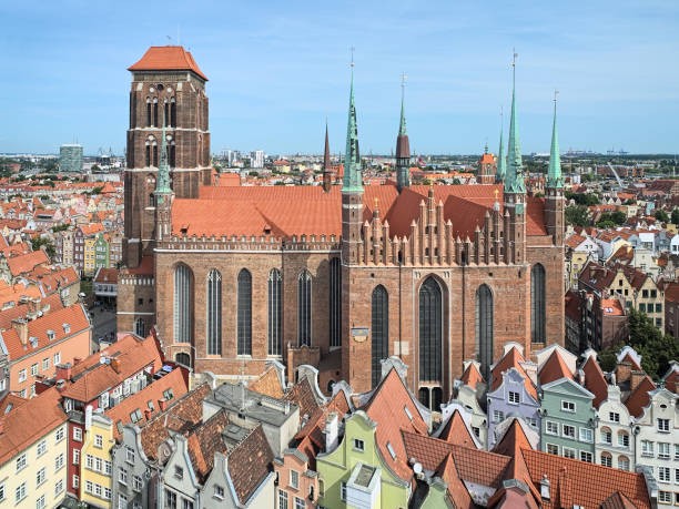 nha-tho-st-mary-o-gdansk-du-lich-chau-au-1702462456.jpg