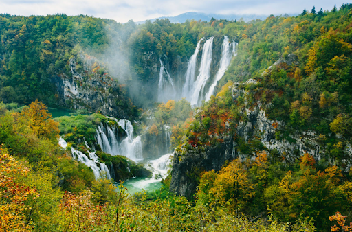 chiem-nguong-ve-dep-cua-ho-plitvice-tu-tren-cao-1704246938.png