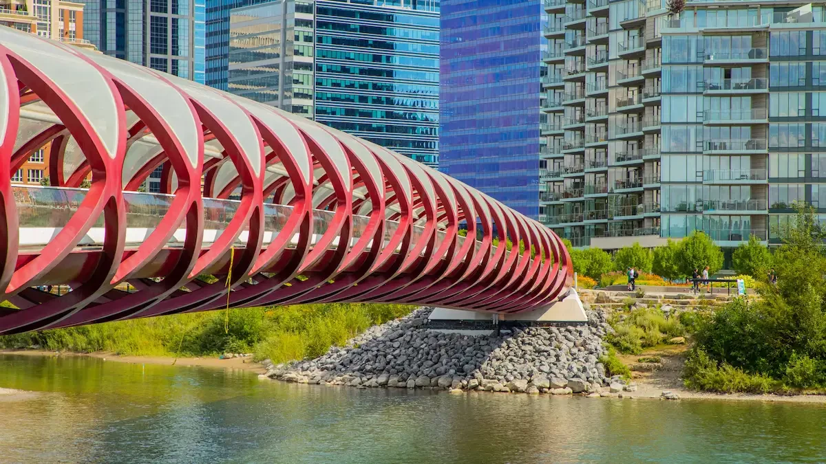 Premier Tour - Chuyên tour du lịch Alaska chiêm ngưỡng Cầu Peace Bridge