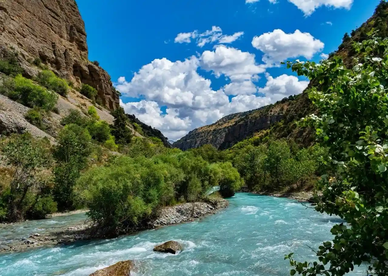 du lịch kazakhstan khu bảo tồn thiên nhiên Aksu-Zhabagly