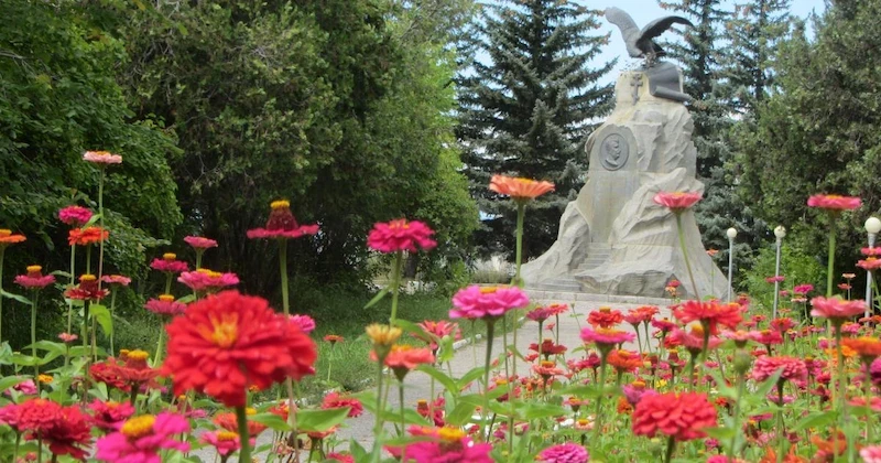 Lăng mộ trang nghiêm của Nikolai Przhevalsky