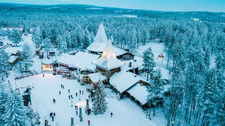 Mùa đông (Tháng 11 - Tháng 3) tại thị trấn Rovaniemi