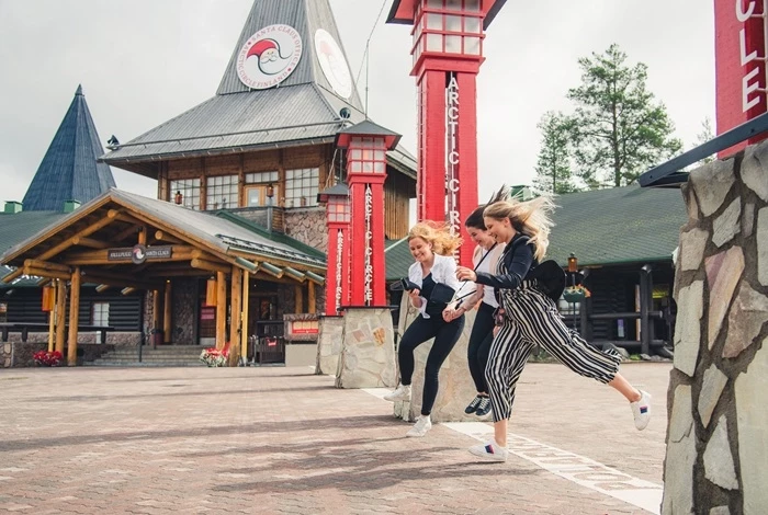 Mùa hè (Tháng 6 - Tháng 8) tại thị trấn Rovaniemi