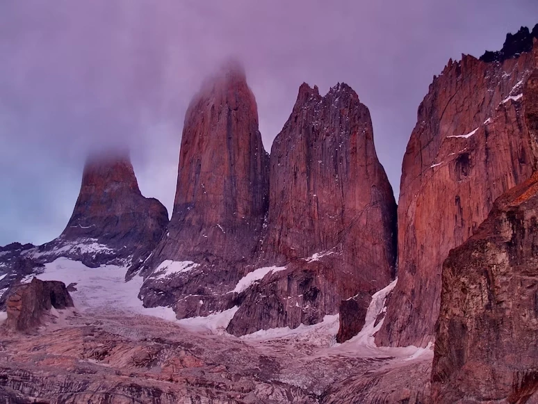  Tháp đá granite Las Torres