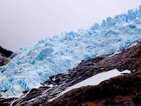 Khám phá sông băng Serrano Patagonia: Viên ngọc xanh kỳ vĩ của Nam Mỹ