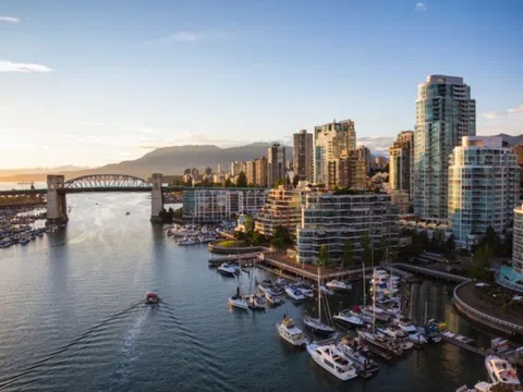 Bến Du Thuyền Canada Place: Biểu Tượng Kiến Trúc Của Vancouver